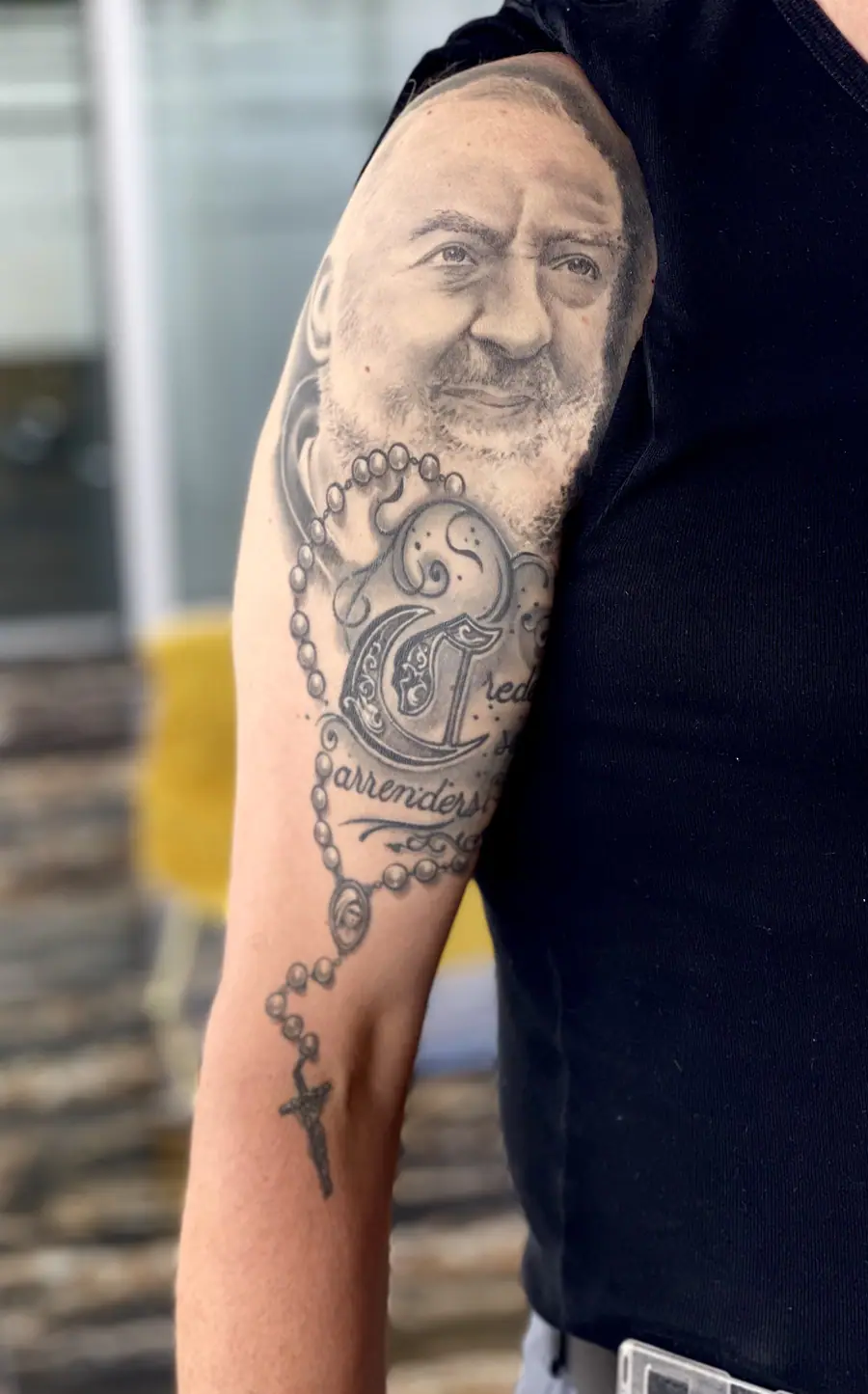 Padre Pio & Rosary — Realistic Tattoo von Elisabeth Gerendai, V Tattoo & Beauty Art (Aargau, Schweiz)