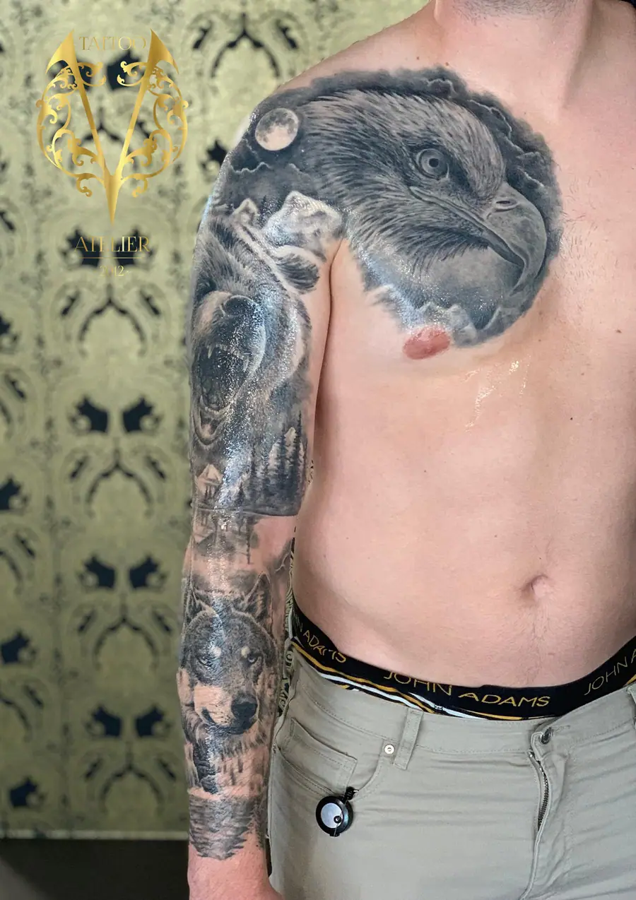 Eagle & Wildlife Sleeve — Realistic Tattoo von Elisabeth Gerendai, V Tattoo & Beauty Art (Aargau, Schweiz)