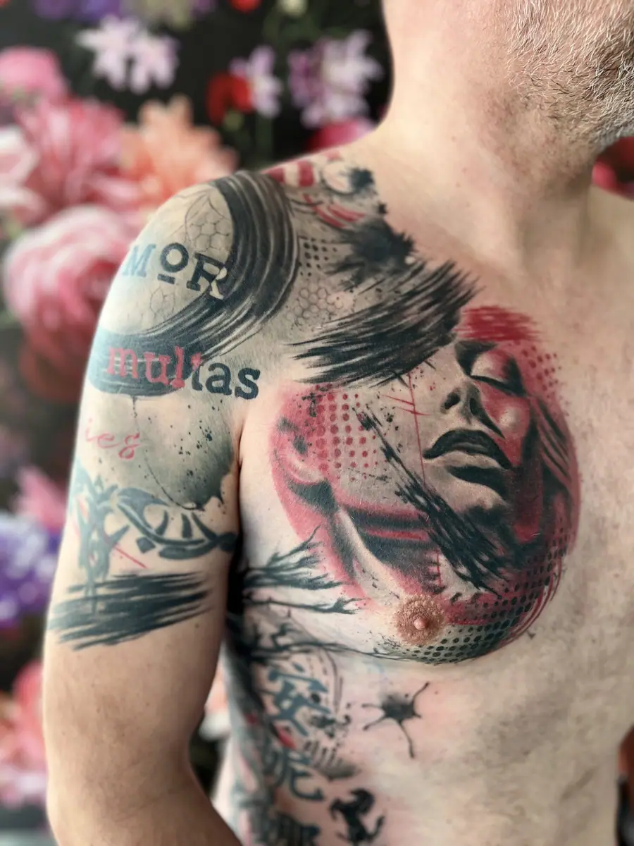 Trash Polka Brust & Arm — Trash Polka Tattoo von Elisabeth Gerendai, V Tattoo & Beauty Art (Aargau, Schweiz)