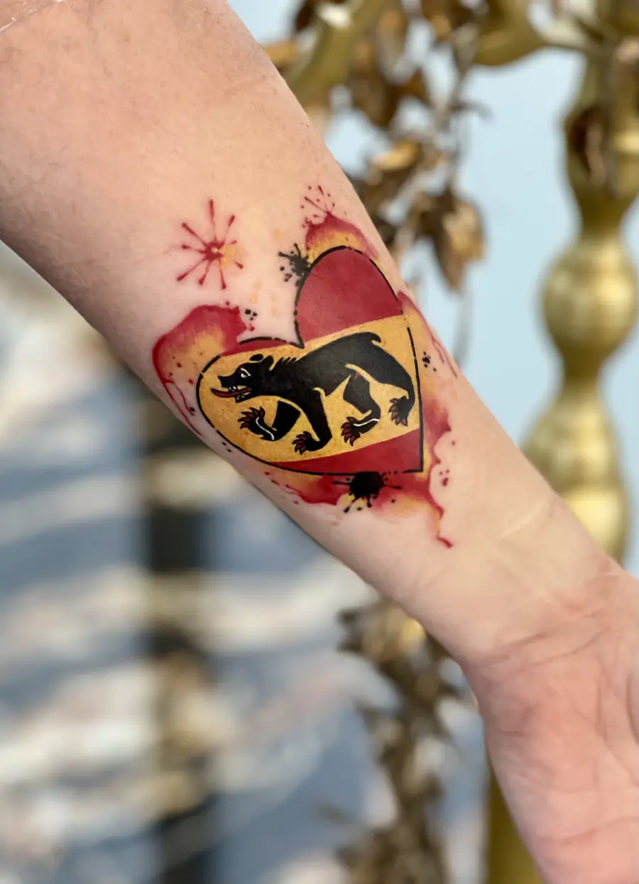 Watercolor Tattoo mit Berner Motiv – V Tattoo & Beauty Art, Wohlen AG
