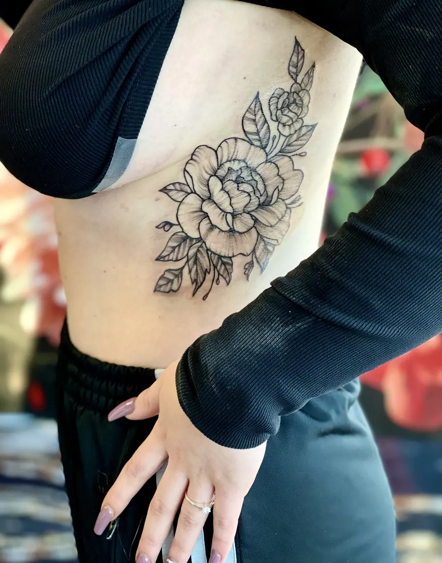 Feminine Dotwork — Dotwork Tattoo von Elisabeth Gerendai, V Tattoo & Beauty Art (Aargau, Schweiz)