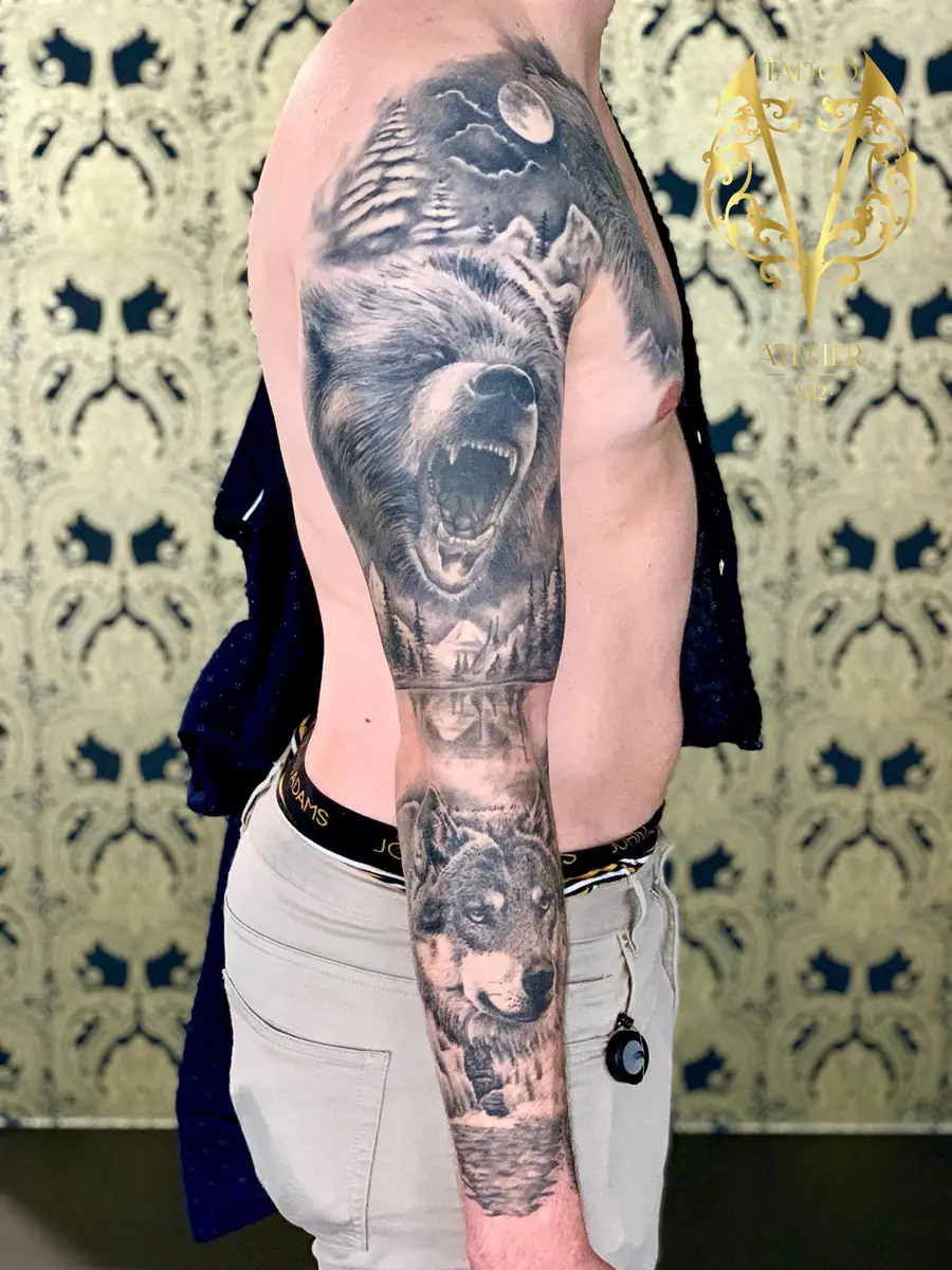 Bear & Wolf Sleeve — Realistic Tattoo von Elisabeth Gerendai, V Tattoo & Beauty Art (Aargau, Schweiz)