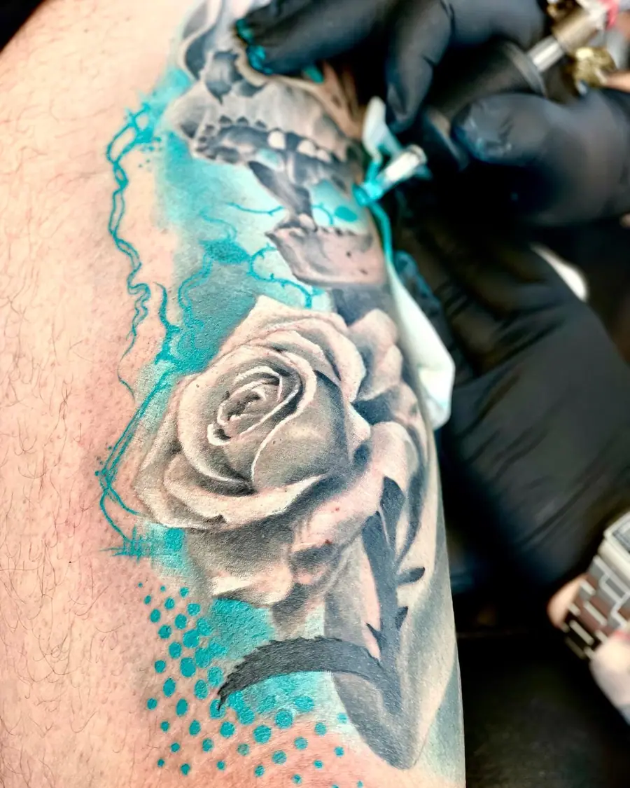 Cover Up Tattoo Rose und Skull – vorher und nachher – V Tattoo & Beauty Art, Wohlen AG