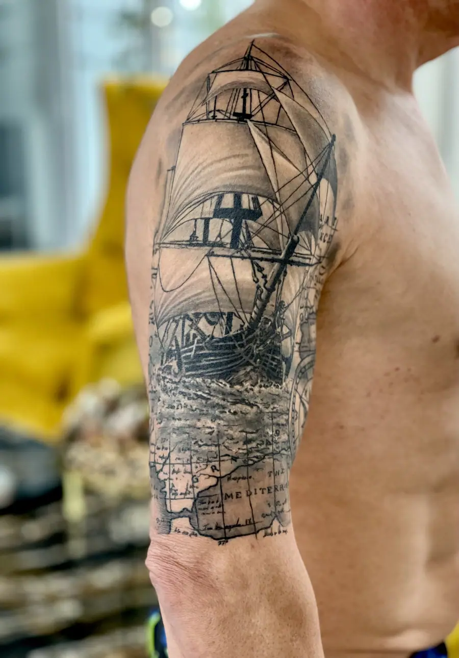 Realistic Schiff — Realistic Tattoo von Elisabeth Gerendai, V Tattoo & Beauty Art (Aargau, Schweiz)