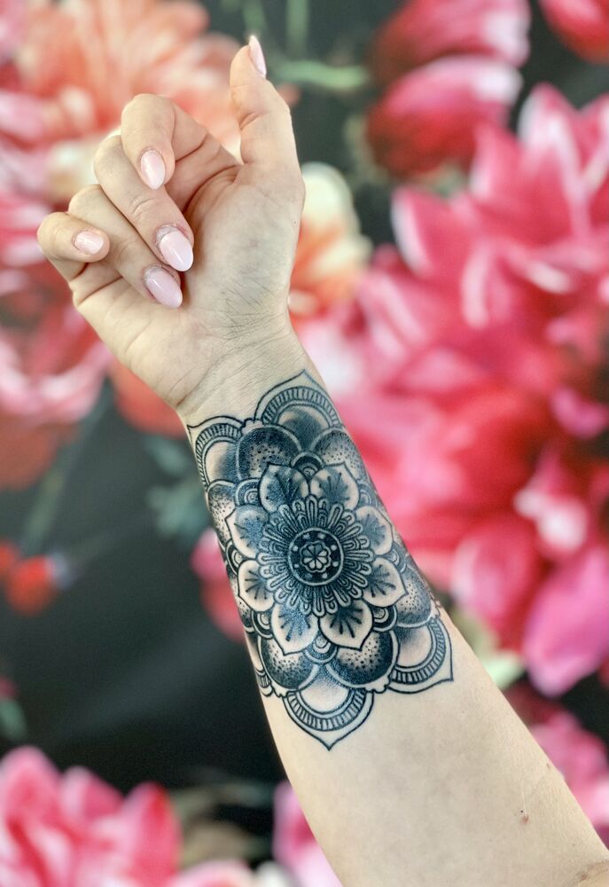 Ornamental Mandala Cover Up – Nachher — Cover Up Tattoo von Elisabeth Gerendai, V Tattoo & Beauty Art (Aargau, Schweiz)