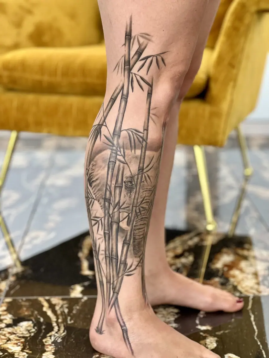 Elefant Black & Grey — Realistic Tattoo von Elisabeth Gerendai, V Tattoo & Beauty Art (Aargau, Schweiz)