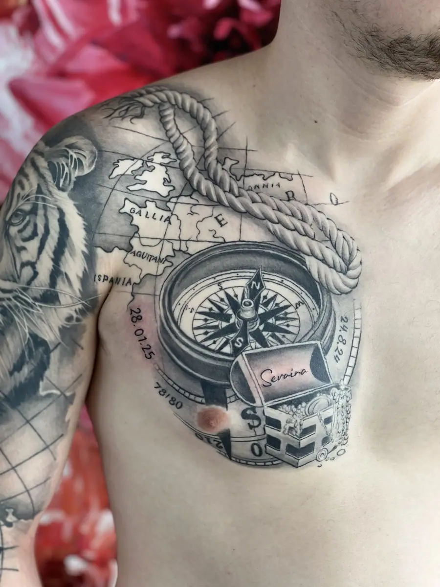 Kompass Black & Grey — Realistic Tattoo von Elisabeth Gerendai, V Tattoo & Beauty Art (Aargau, Schweiz)
