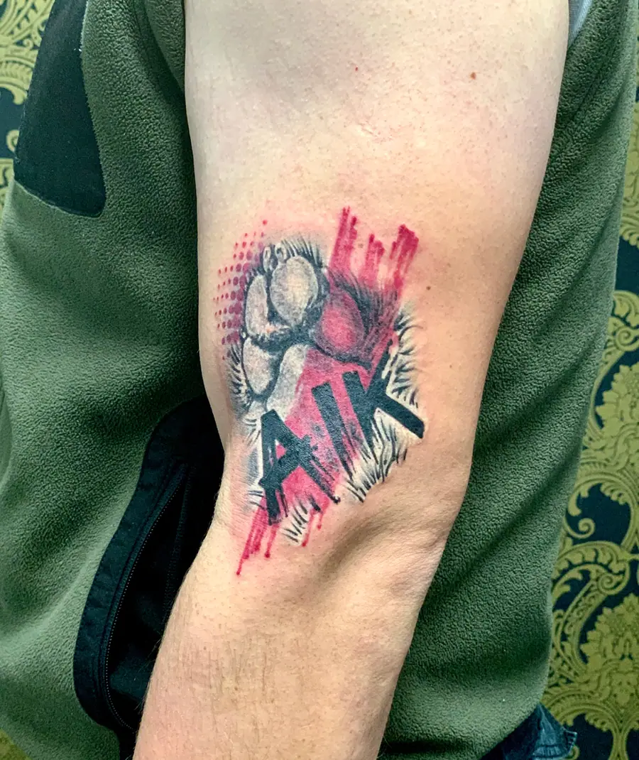 Trash Polka Tattoo mit Pfote – V Tattoo & Beauty Art, Wohlen AG