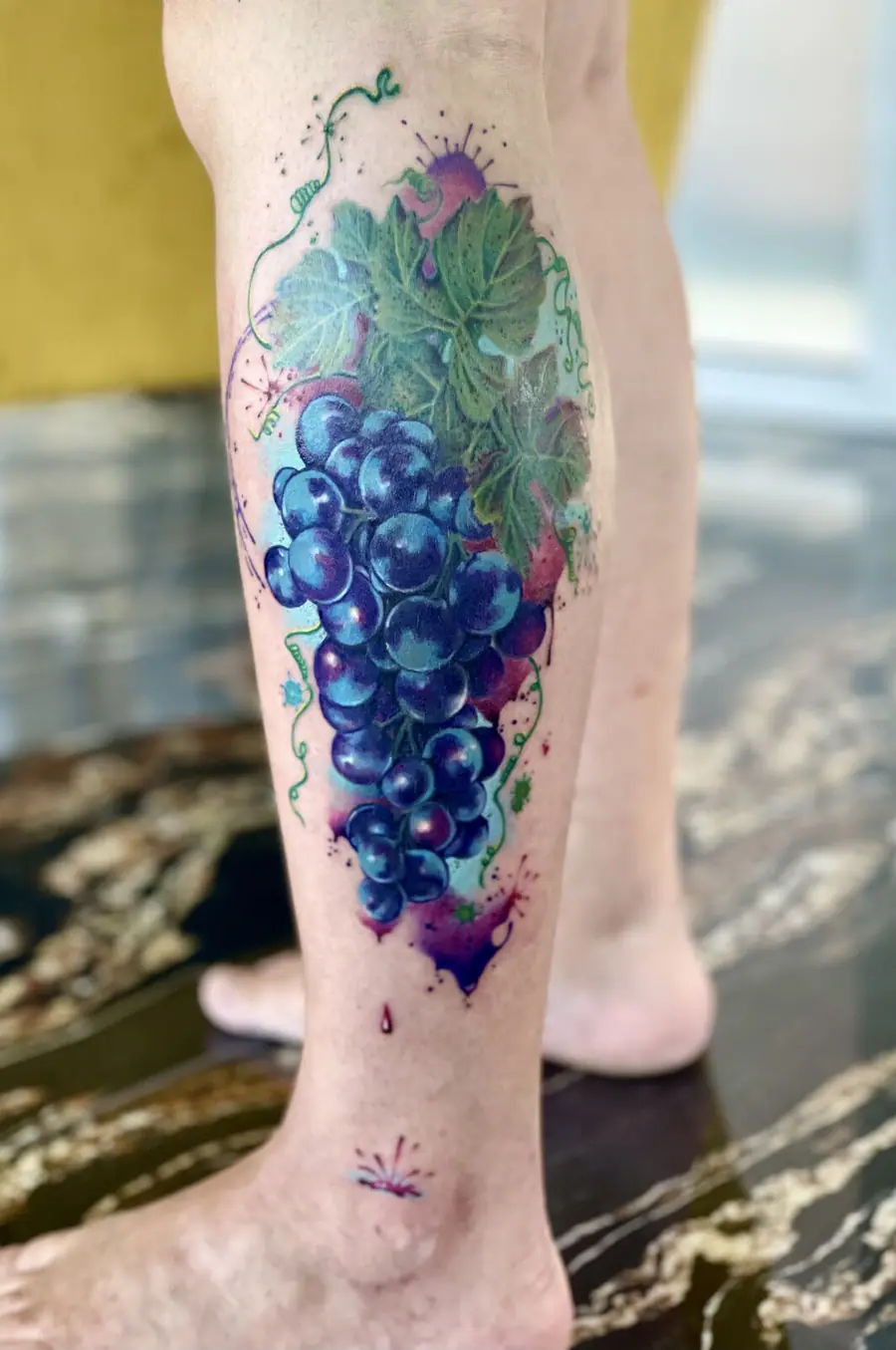 Aquarell Trauben Cover Up – Nachher — Cover Up Tattoo von Elisabeth Gerendai, V Tattoo & Beauty Art (Aargau, Schweiz)