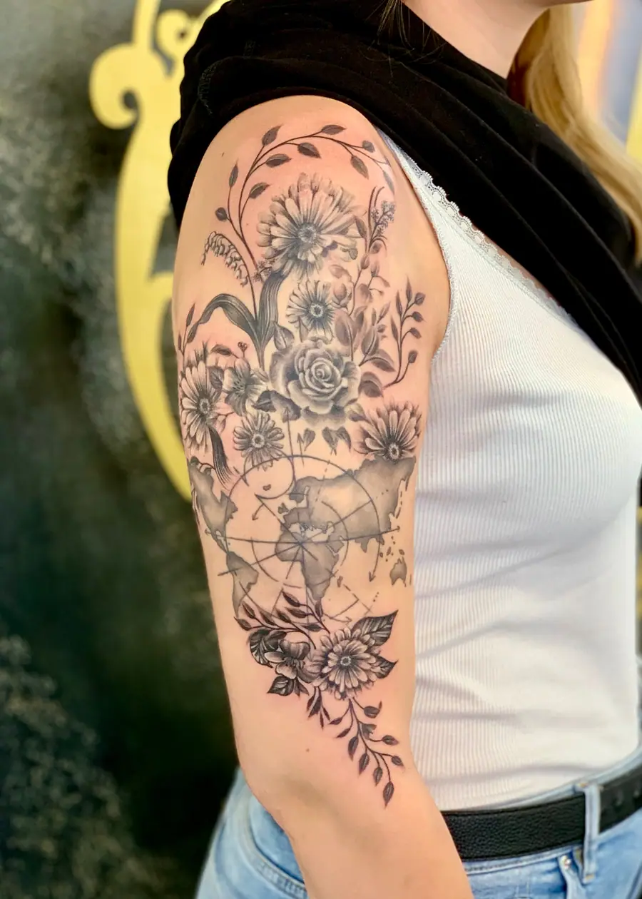 World & Flowers — Dotwork Tattoo von Elisabeth Gerendai, V Tattoo & Beauty Art (Aargau, Schweiz)
