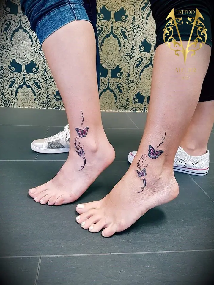 Partner Butterflies — Fine Line / Lettering Tattoo von Elisabeth Gerendai, V Tattoo & Beauty Art (Aargau, Schweiz)