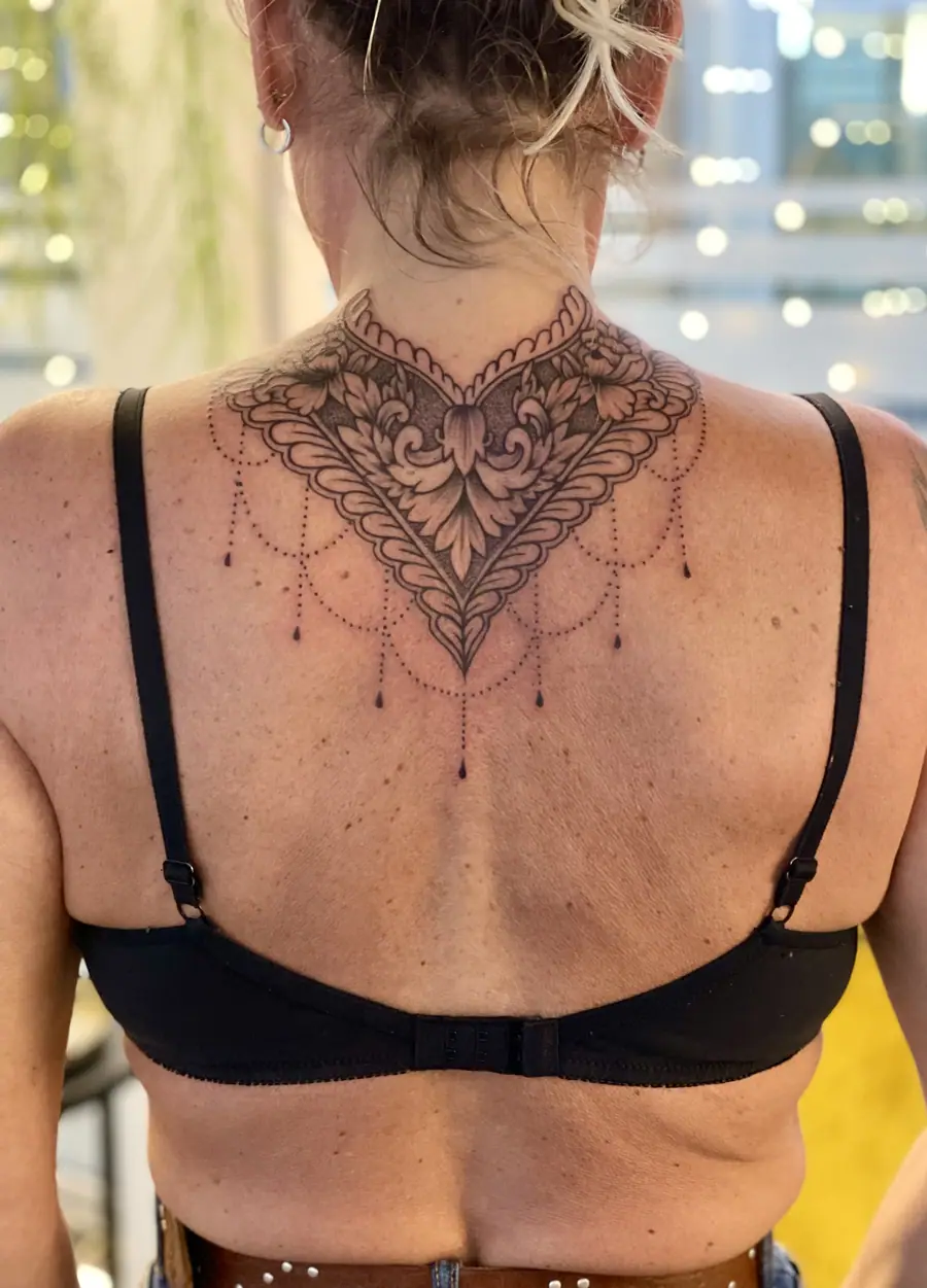 Baroque Back Piece — Ornamental Tattoo von Elisabeth Gerendai, V Tattoo & Beauty Art (Aargau, Schweiz)