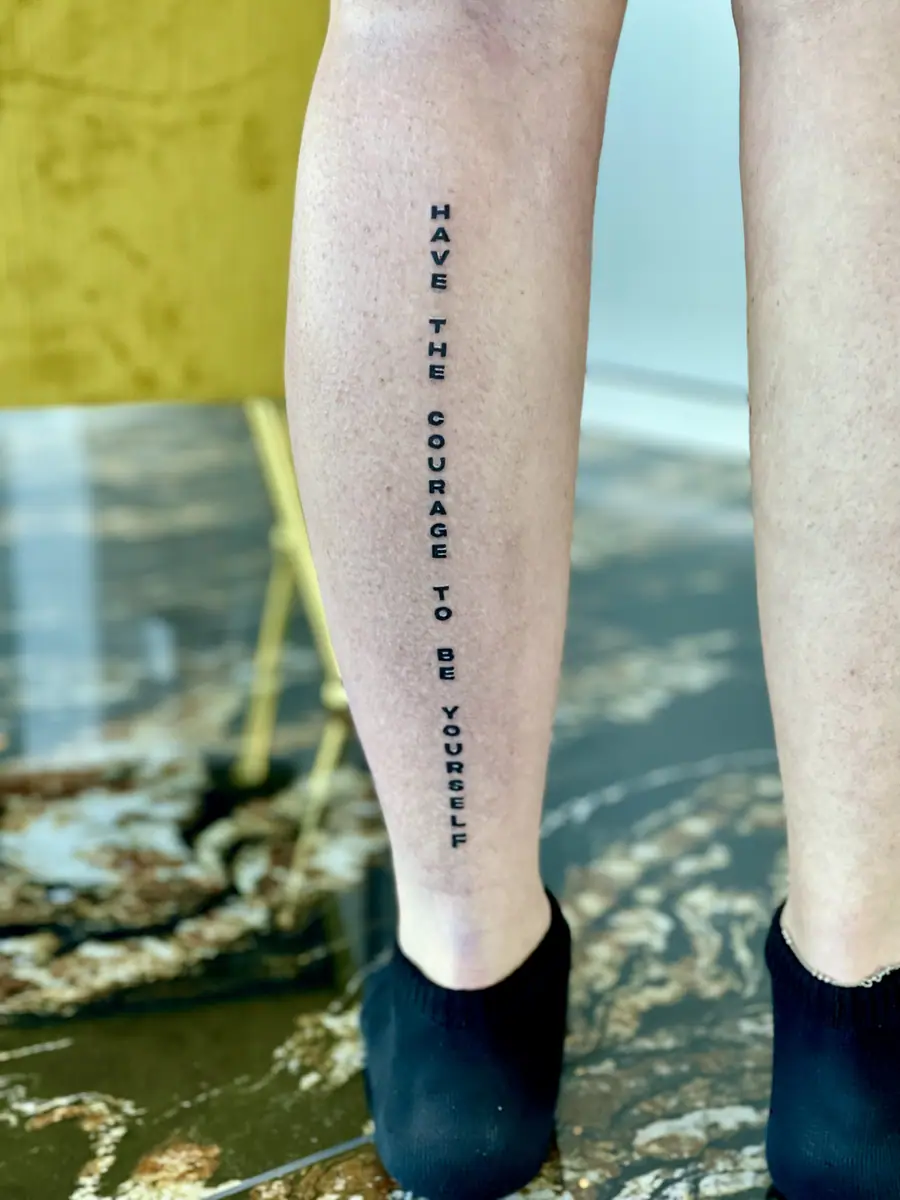 Script Lettering — Fine Line / Lettering Tattoo von Elisabeth Gerendai, V Tattoo & Beauty Art (Aargau, Schweiz)