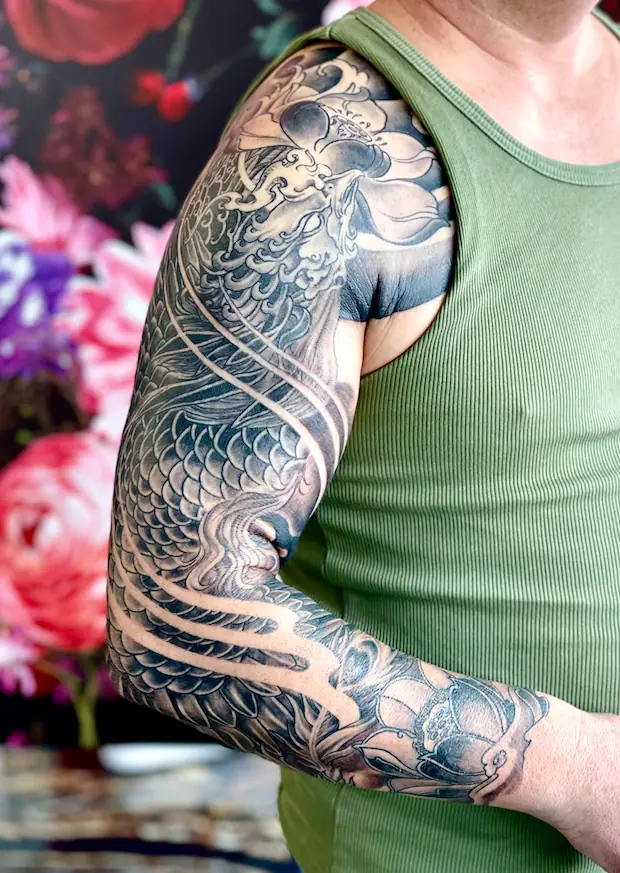 Koi & Lotus Sleeve — Oriental / Japanese Tattoo von Elisabeth Gerendai, V Tattoo & Beauty Art (Aargau, Schweiz)
