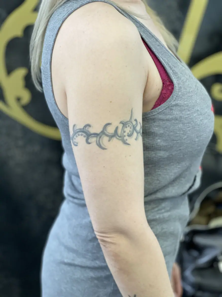 Cover-Up Vorher — Watercolor Ornament Mandala Cover Up – Nachher, später überarbeitet als Cover Up Tattoo von Elisabeth Gerendai (V Tattoo & Beauty Art)