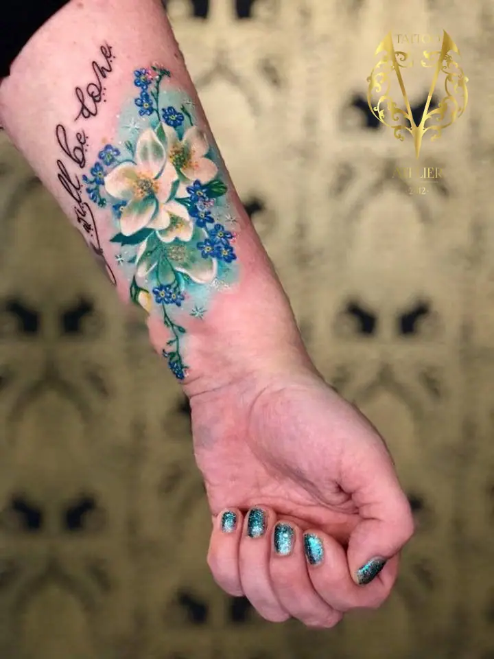 Floral Couleur — Realistic Tattoo von Elisabeth Gerendai, V Tattoo & Beauty Art (Aargau, Schweiz)