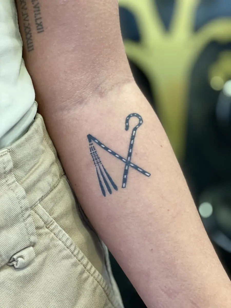 Feminine Miniature — Fine Line / Lettering Tattoo von Elisabeth Gerendai, V Tattoo & Beauty Art (Aargau, Schweiz)